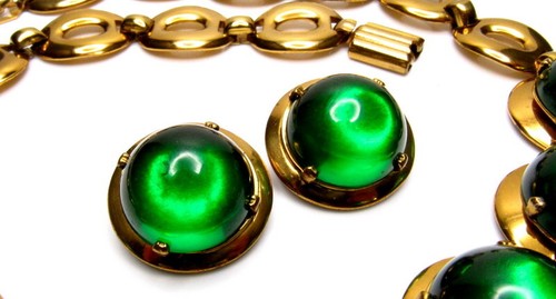 Vintage Glowing Green Glass Necklace Earrings SET French - Picture 8 of 14
