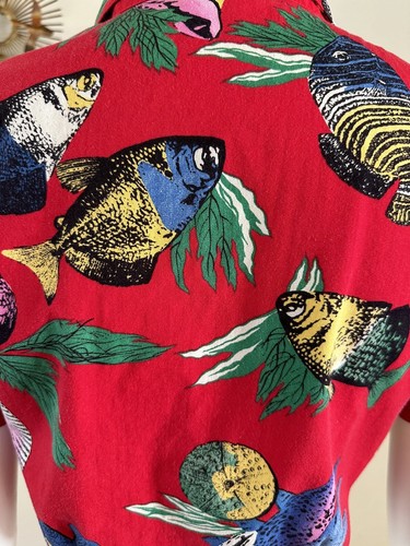 80s 90s Walnut Square Hawaiian Tropical Fish Aquarium Pineapple Crop Shirt VTG - Picture 4 of 23