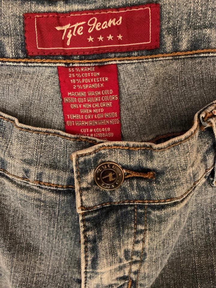 7 Tyte Jeans Junior Women's Vintage Inspired Flared Leg Stretch Denim - Image 4 of 4