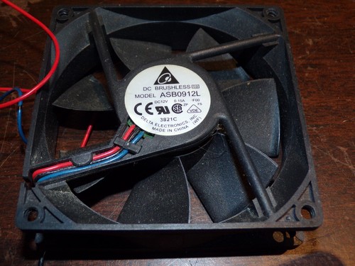 Ventilateur pc delta asb0912l 3y20wf 92x92x25mm dc 12v 3pin fil 32cm cooling fan - Photo 2/5