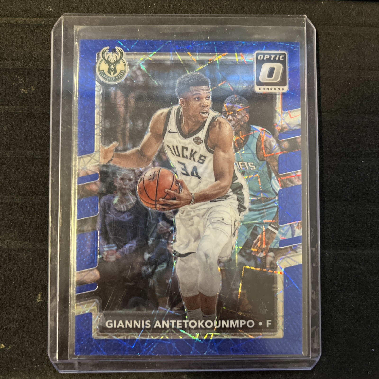 2017-18 Panini Donruss Optic GIANNIS ANTETOKOUNMPO Blue Velocity