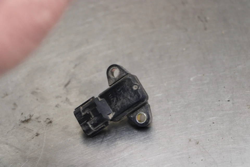 03-04 YAMAHA YZF R6 06-09 R6S MAP MASS AIR FLOW PRESSURE SENSOR 5VX-82380-00-00 Foto 3 de 4