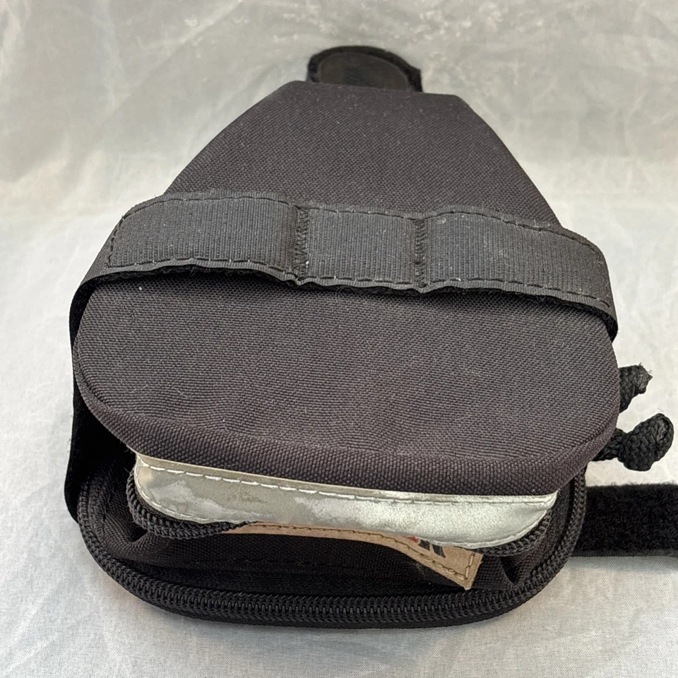 Vintage Bushwhacker USA Bike Bag Frame Style Bicycling Triangle Black Bag - Image 3 of 4