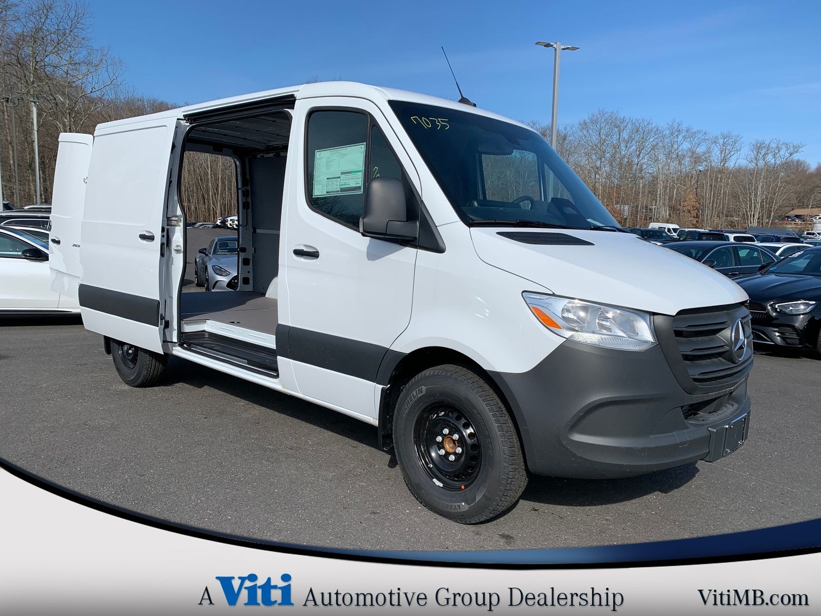 2025 Mercedes-Benz Sprinter 2500 Cargo 144 WB thumbnail 10