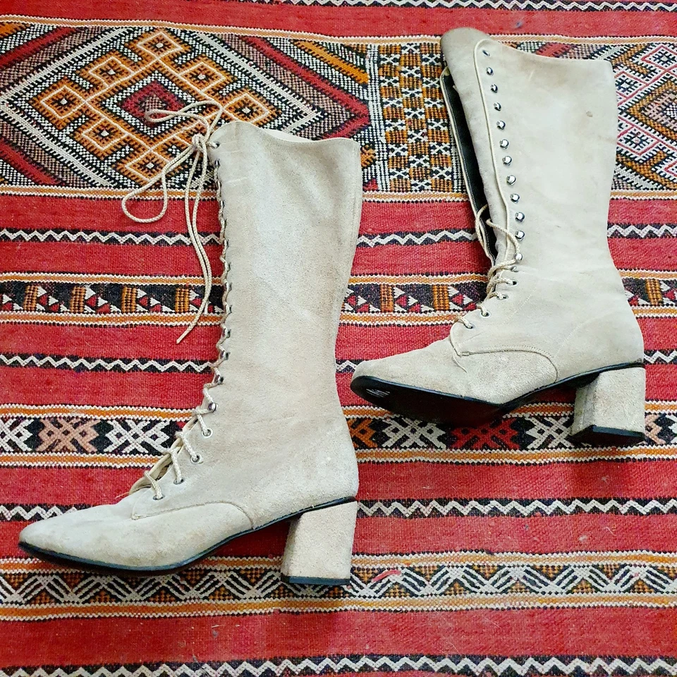 Botas con cordones de gancho y ojales de gamuza crema años 60 70 raras de colección. Talla 7B Gogo Mod Foto 4 de 4