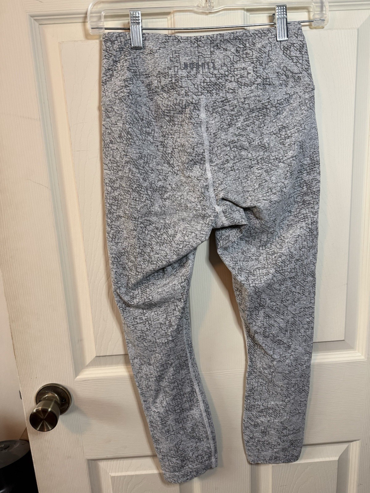 NOBULL Light Gray Pattern Legging Capri Geometric… - image 4
