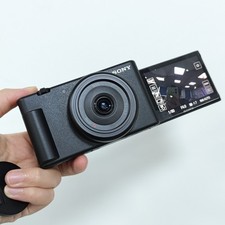 Sony ZV-1F 20.1MP 4K f/2 Vlogging Compact Digital Camera Black Tested -95 new