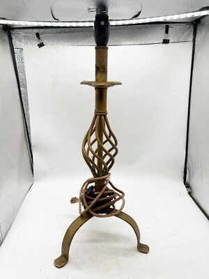 VINTAGE / ANTIKE MESSING TISCH / KURZE STEHLAMPE OFFEN TWIST DESIGN LEUCHTE