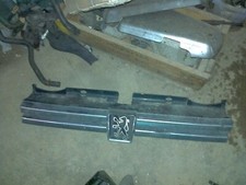 Calandre Peugeot 605