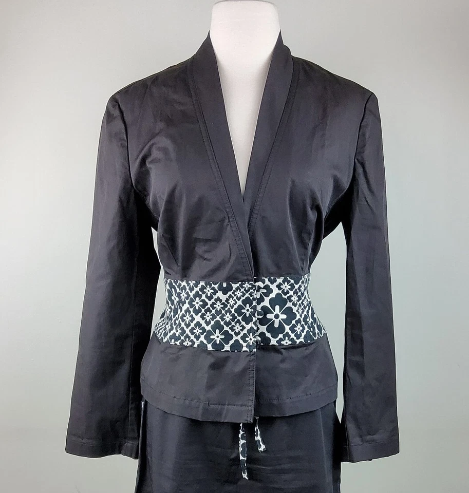 Chaqueta Blazer Moschino Mujer Tres Botones Negra Blanca Talla 12 Foto 2 de 4