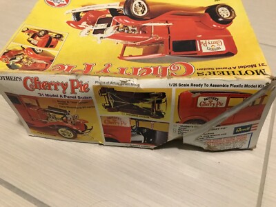 Vintage 1973 Revell H-1323 1931 Model A Sedan Mother's