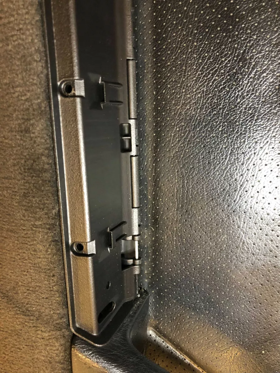R129 pre-lift Door glove compartment lid hinge left or right 