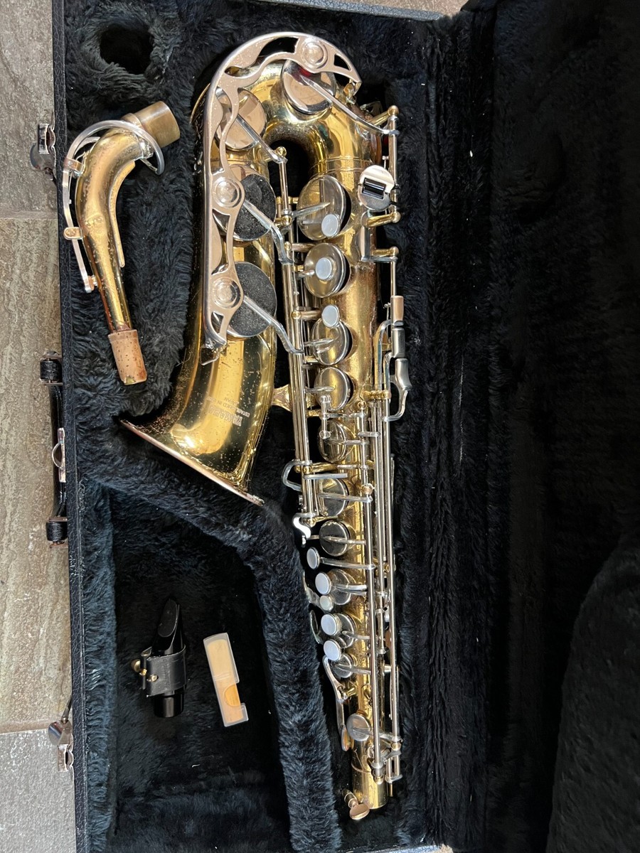 Yamaha YAS-23 Alto Saxophone with case and mouthpiece. Made in