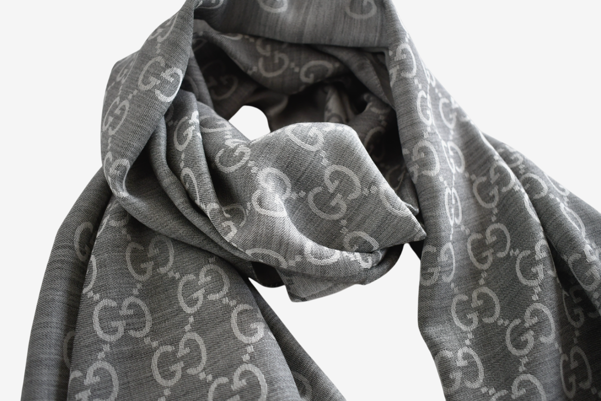 GUCCI グレー woolベスト 44サイズ GUCCI（グッチ） 【超美品】グッチ インターロッキングG ダウンベスト