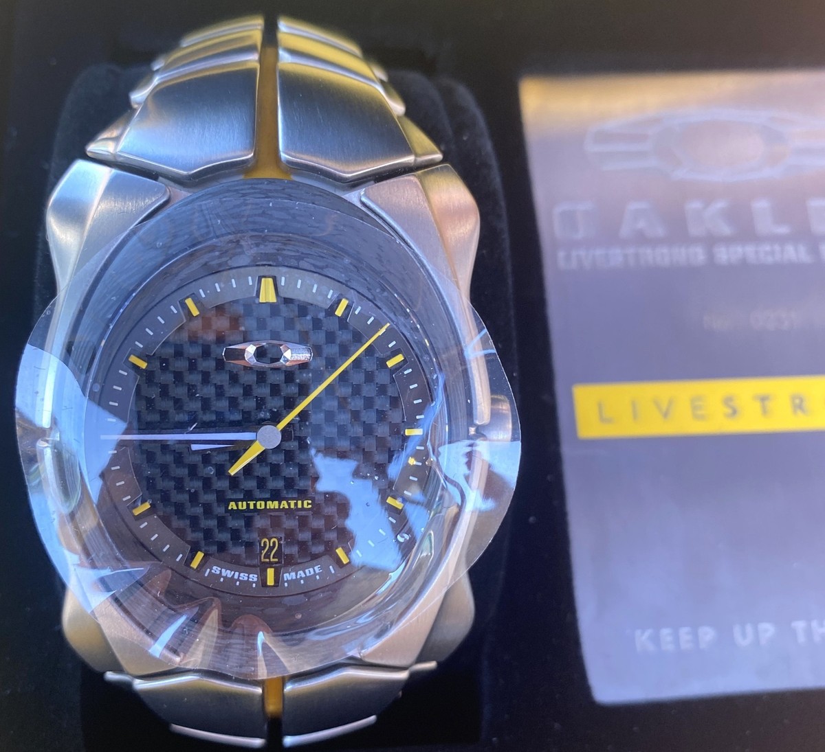 New Oakley Time Bomb II Livestrong Limited Edition Watch BRAND NEW