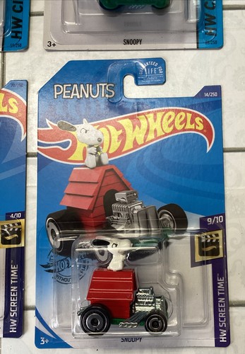 Hot Wheels Peanuts Snoopy -Lot Of 4 -Different Card Variations HTF Unopened - Picture 5 of 5