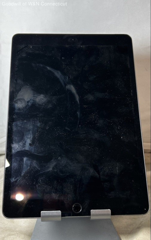Apple iPad 8th Gen A2428 10.2-inch Space Gray Wi-Fi + Cellular FOR PARTS