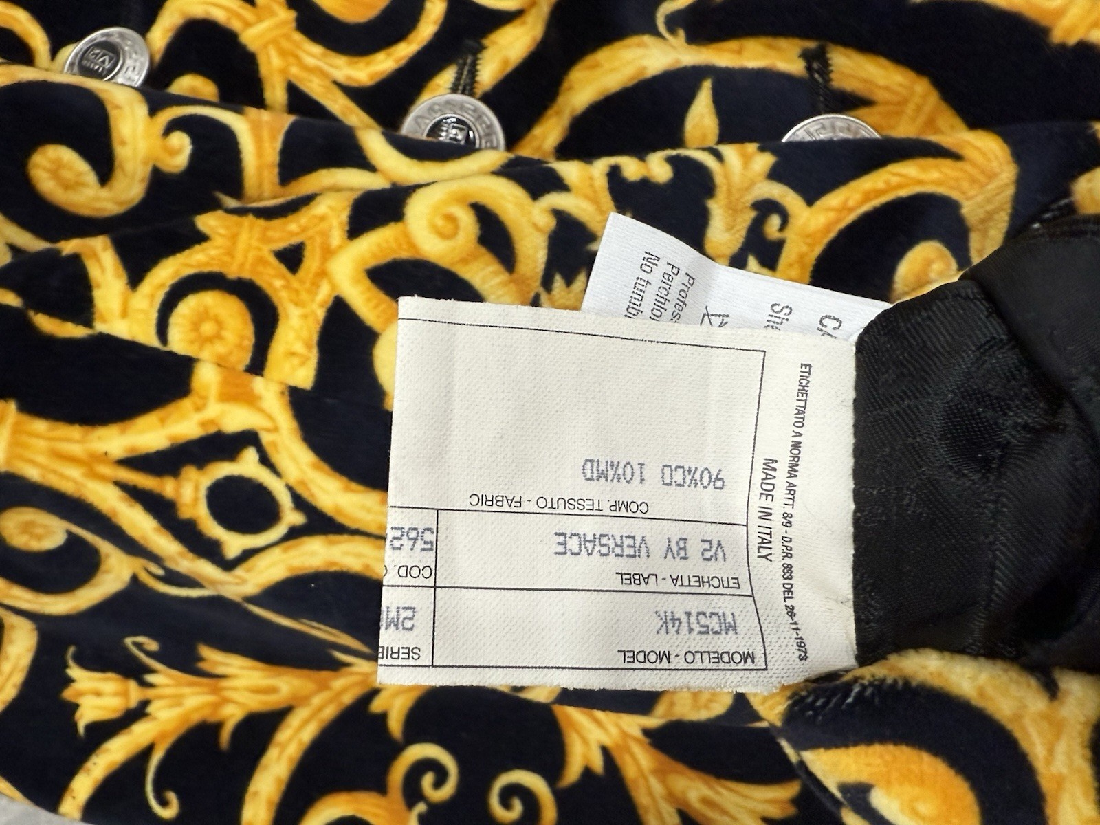 VERSACE CLASSIC V2 Velvet Vest Vintage Baroque Print Size 54 Black & Gold image 7