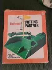 Vintage OSCAR Jr. MODEL JR. 100 Electronic Putting Partner Golf Return 