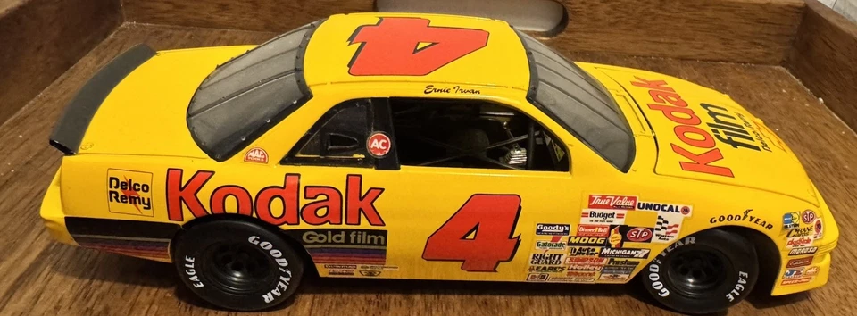 ERTL American Muscle #4 Kodak Chevy Lumina Ernie Irvan 1:18 Diecast Foto 4 de 4
