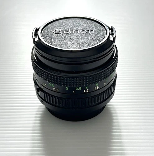 50mm Canon Camera Lens FD 1:1.8 with both Lens Caps Made in Japan