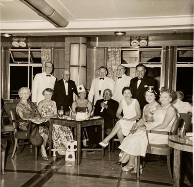 Vintage s/w Foto Party Gruppe Feier Retro Essen Treffen 50er Jahre