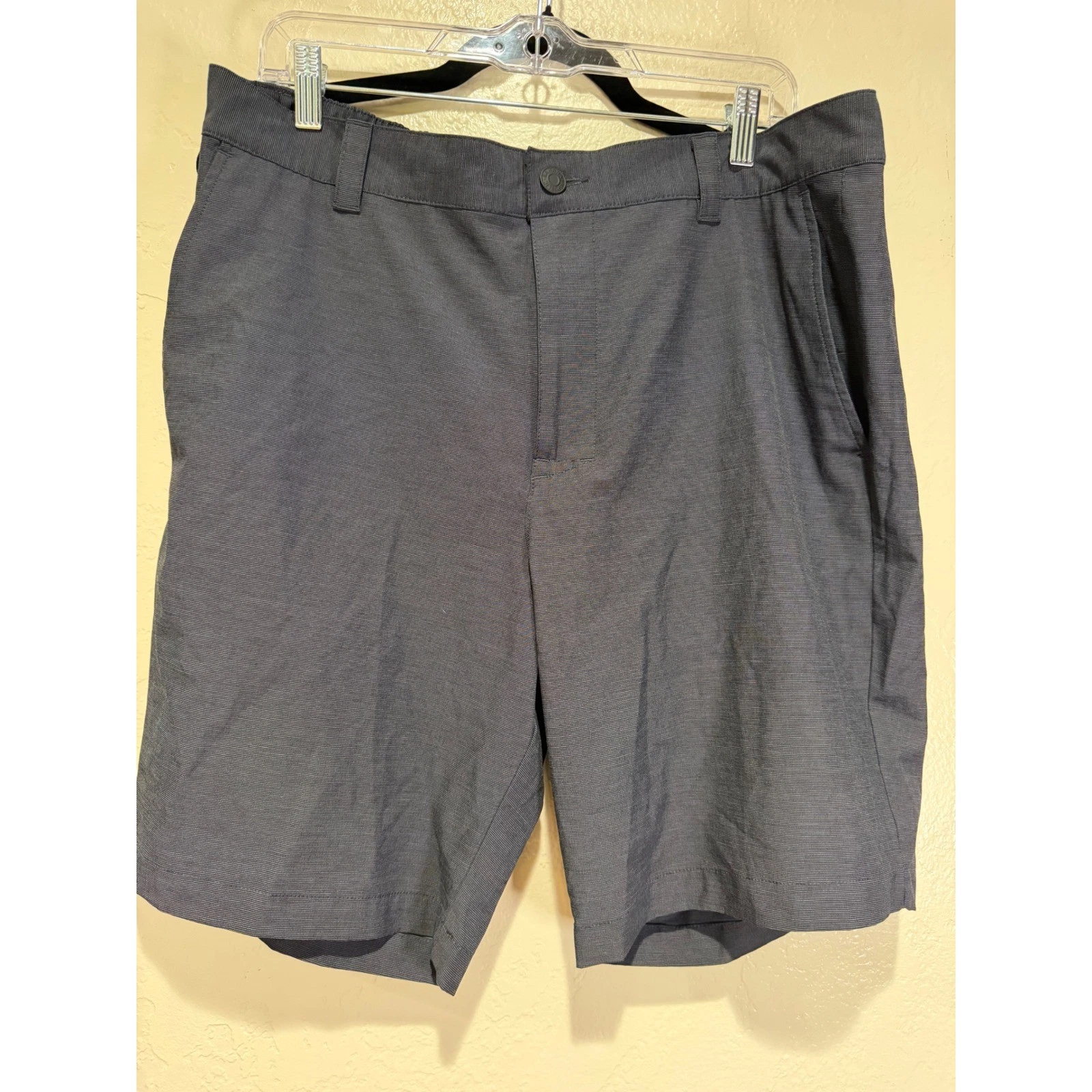 Banana Republic Core Temp Mens Shorts Charcoal Gray Micro Stripe Elastic Back 37