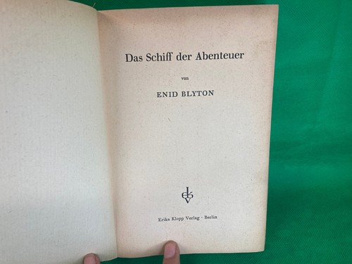 SIGNED Enid Blyton Das Schiff der Abenteuer 1st German edition Extremely Scarce - Picture 3 of 11