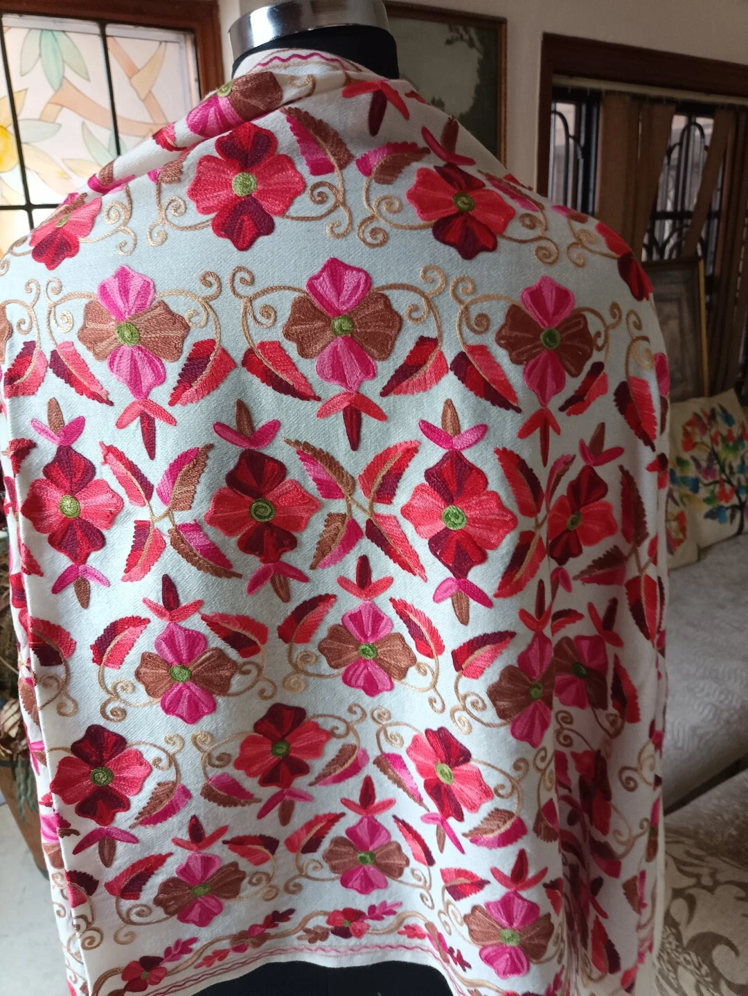 SOFT DELICATE PASHMINA WHITE CREWEL EMBROIDERY PARTY SCHAL~ 100% CASHMERE SHAWL