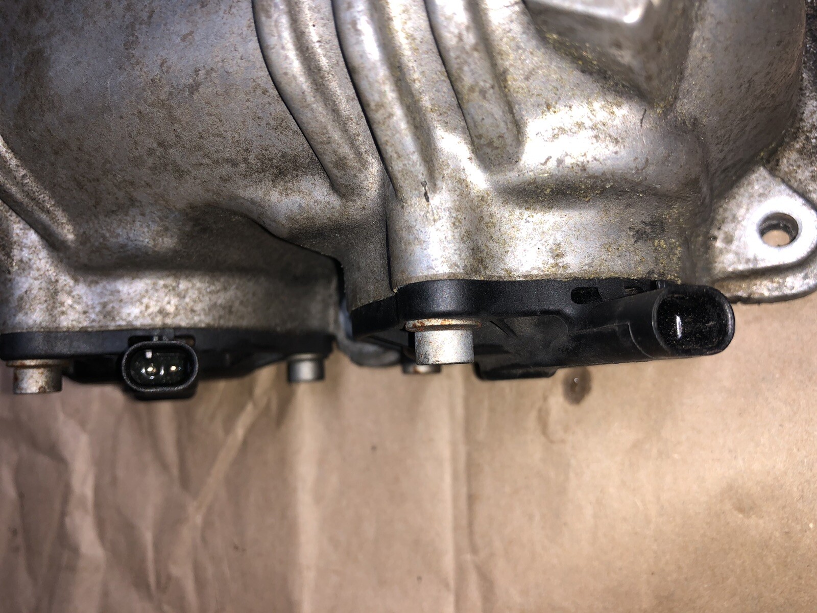 2014-2017 MASERATI GHIBLI SQ4 3.0L TWIN TURBO ENGINE RIGHT SIDE VALVE COVER OEM