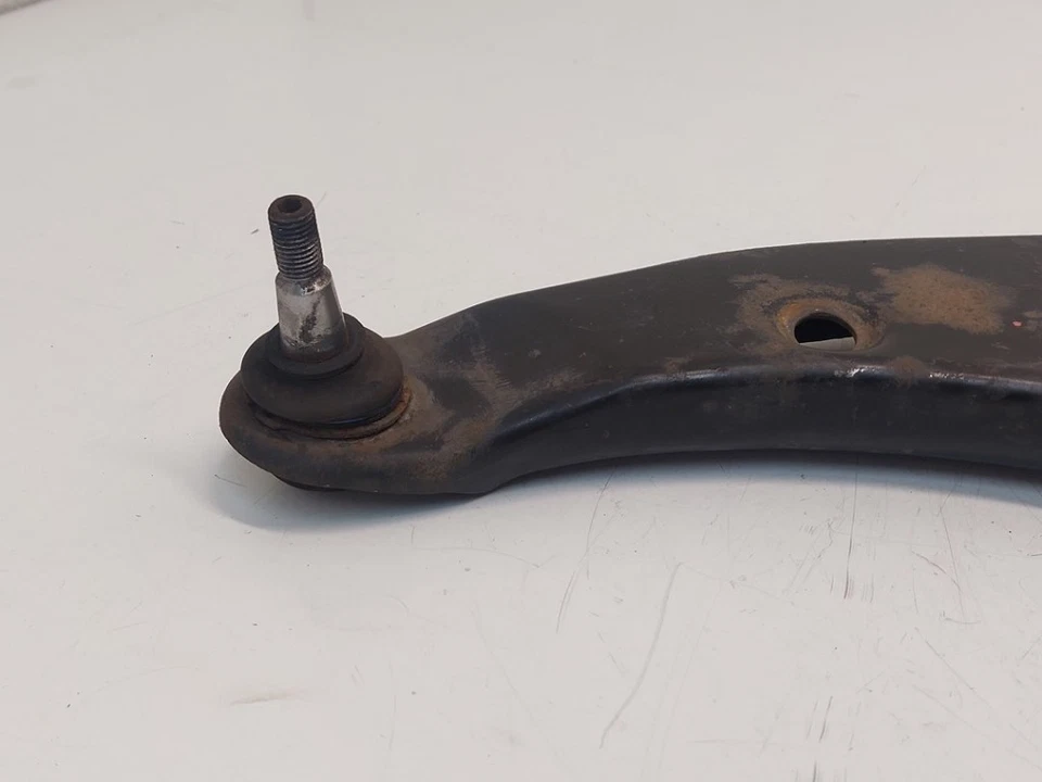 BRAS DE SUSPENSION AVANT GAUCHE (TRIANGLE) Mitsubishi Colt CZC 2007 4013A135 - Photo 4/4