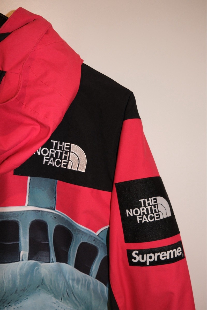 Supreme x The North Face Statue Of Liberty Mountain Jacket Red