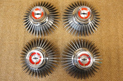 NOS GM 1967 Corvette Bolt-On Wheel Starburst and Center Cap 3910731