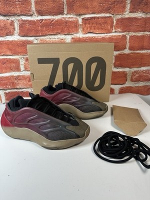 Kinder Adidas Yeezy Boost 700 V3 Damen Schwarz Rot Größe UK 3,5 Turnschuhe Jungen Originalverpackt