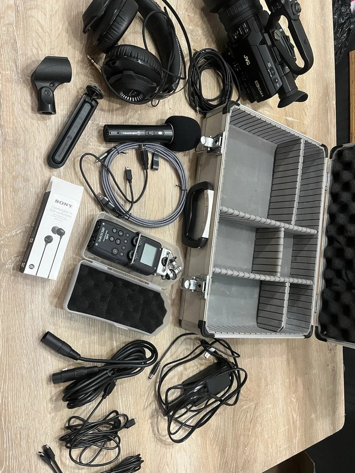 JVC 4K Memory Card Camera Recorder 4K Video Camcorder GY-HM250U And More - Image 2 of 4