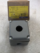 Square D 9001KY1 Ser A Single Hole Pushbutton Enclosure Die Cast Aluminum 30mm