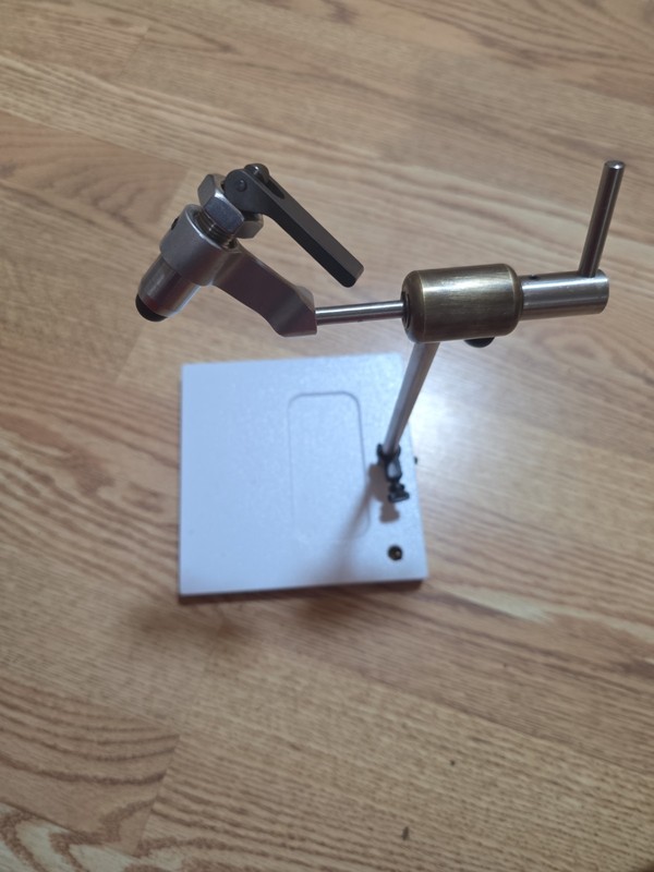 rotary vise for fly tying peak fishing?