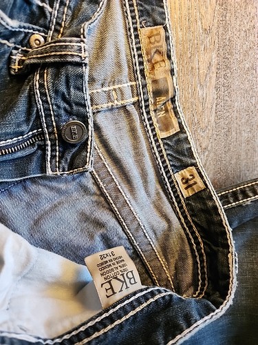 BKE Buckle Aiden Jeans Men Sz 31x32 Boot Leg Blue Denim Distressed Whiskered - Picture 19 of 21