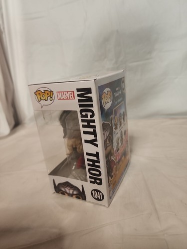 Funko Pop! Marvel Thor: Love and Thunder - Mighty Thor - Picture 3 of 3