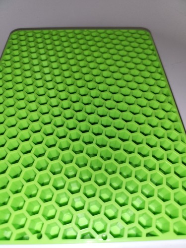 Provo Craft Cuttlebug Spacer A Green! - Picture 3 of 12