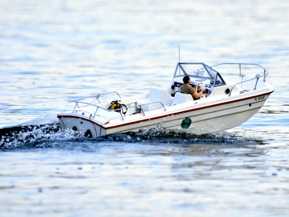 Modellbauplan für Thunderbird Iroquois 22.6 (das Boot aus der Serie "Flipper") - Bild 2 von 2