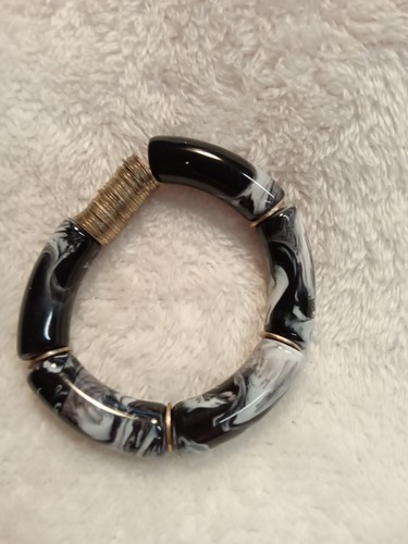Women's CL Black and White Colored Bangle Cuff Stretch Bracelet Jewelry 2.50" - Picture 5 of 5