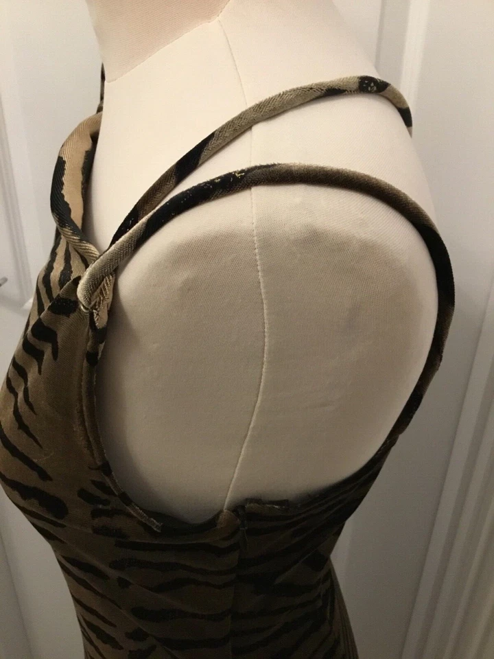 VESTIDO MAXI JOSEPH RIBKOFF NEGRO Y DORADO UN HOMBRO Foto 3 de 4