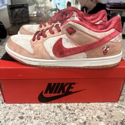 Nike Dunk Low SB x StrangeLove Valentines Day - size 9- CT2552-800 -
