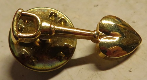 Vintage Golden Heart Shape Gold Tone Shovel Lapel Hat Pin 7/8" Long Unbranded - Bild 2 von 5