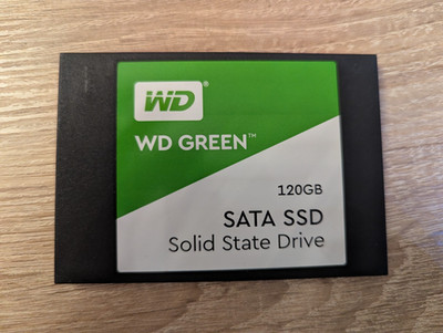 6 Stück!! Western Digital WDS120G2G0A-00JH30 SSD WD Green 120GB 2,5'' SATA