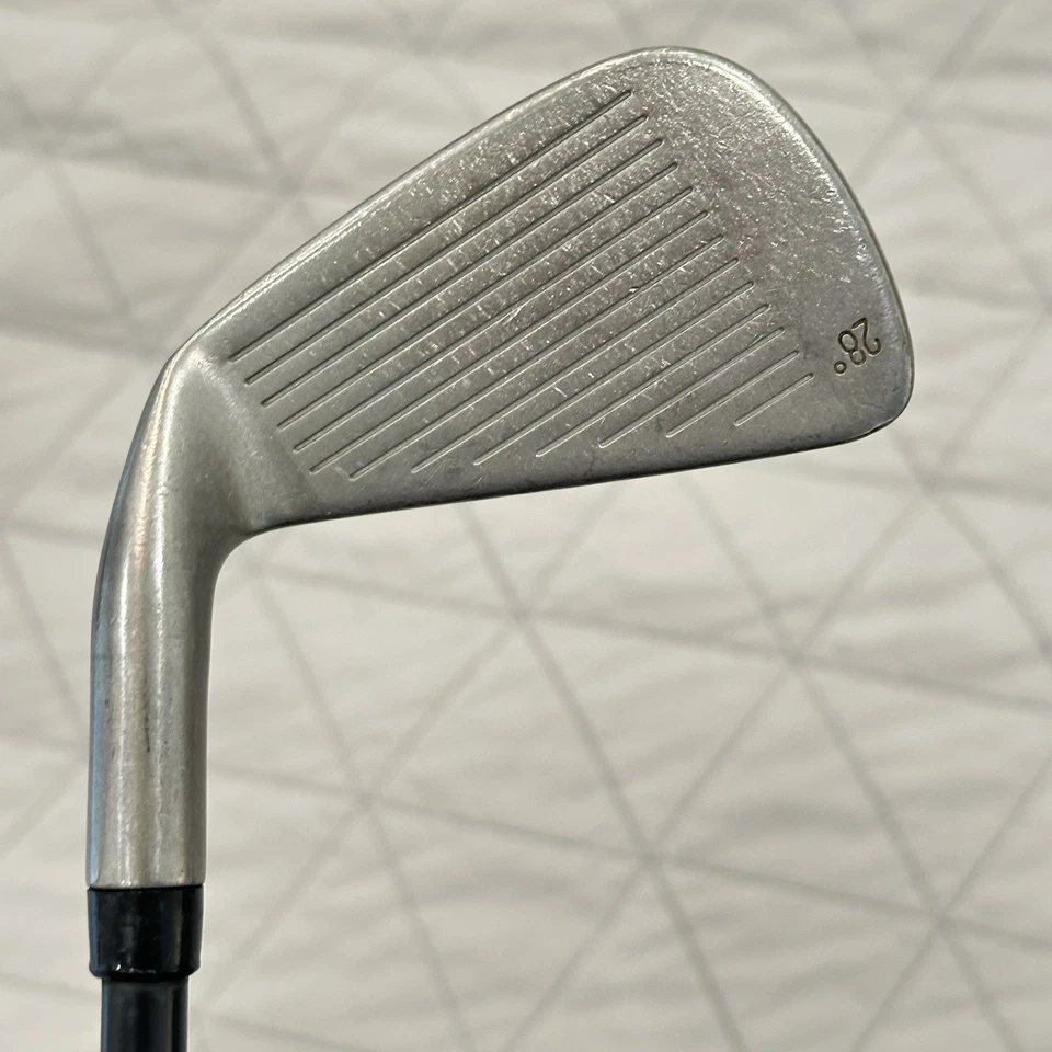 Tommy Armour 845S Silver Scot 5 Iron 28° G Force 2 Regular Graphite 38 1/4“ RH - Image 4 of 4