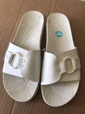 WOMEN'S REEF WHISPER WHITE CUSHION SOHO CRUZ SLIDE BEACH/POOL SANDALS SIZE 9 NWT
