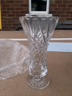 Wunderschöne Star Burst Bleikristallglas Vase - Diamantschliff Muster 