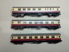 Graham Farish N gauge mk1 coaches in maroon and cream rake of 3
